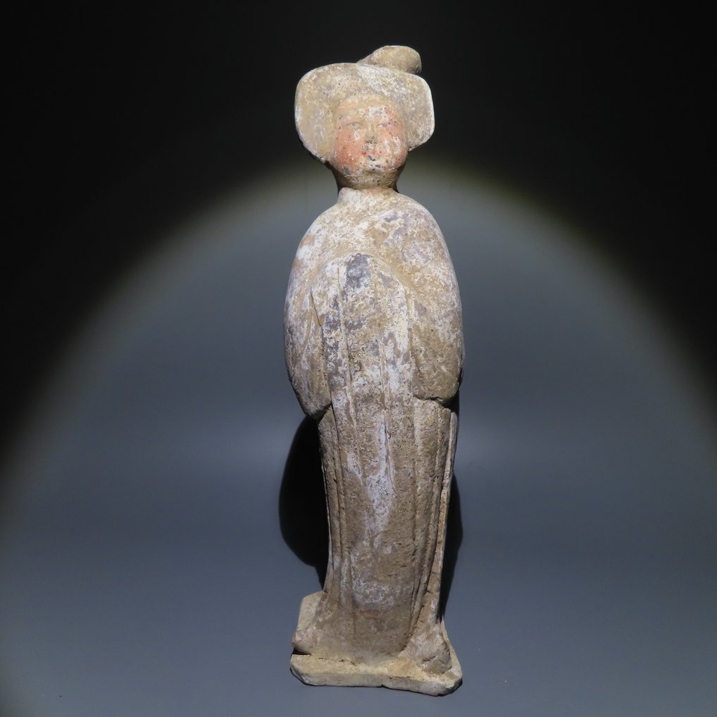 Chinois ancien, empire unifié des Tang Poterie Figure d'une grosse dame. 34 cm H. Dynastie Tang, 618 - 907 après JC #1.1