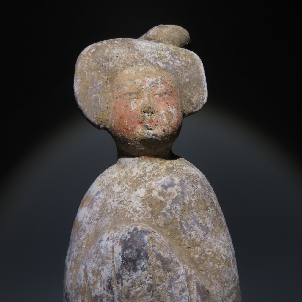 Chinois ancien, empire unifié des Tang Poterie Figure d'une grosse dame. 34 cm H. Dynastie Tang, 618 - 907 après JC #2.1