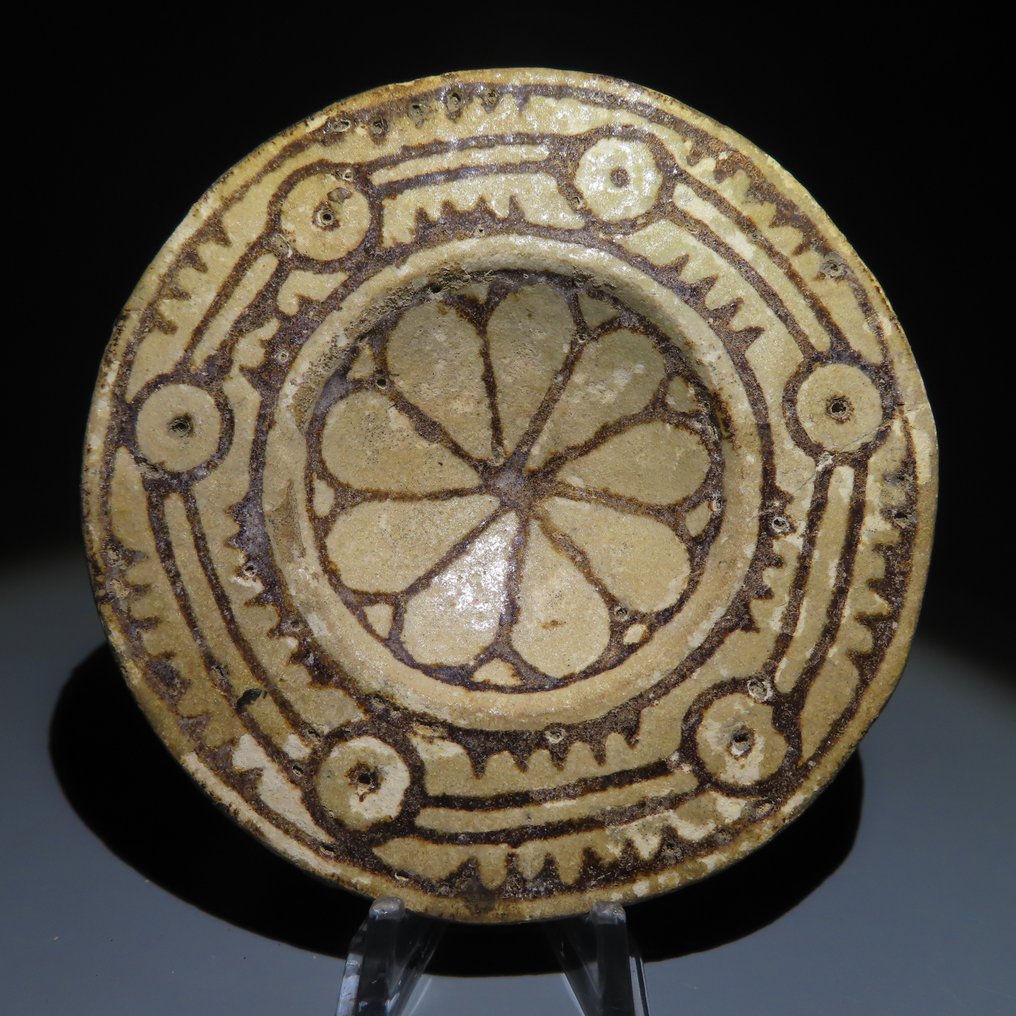 Mésopotamie Faience Coupe à décor floral stylisé. 11 cm D. Bonne qualité Fin IIe – Ier siècle avant JC #2.1