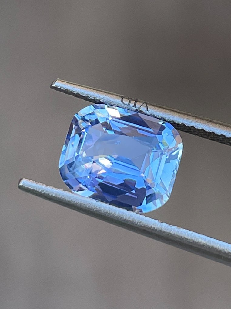 1 pcs  Albastru Safir  - 3.04 ct - GIA (Institutul gemologic din SUA) #1.0