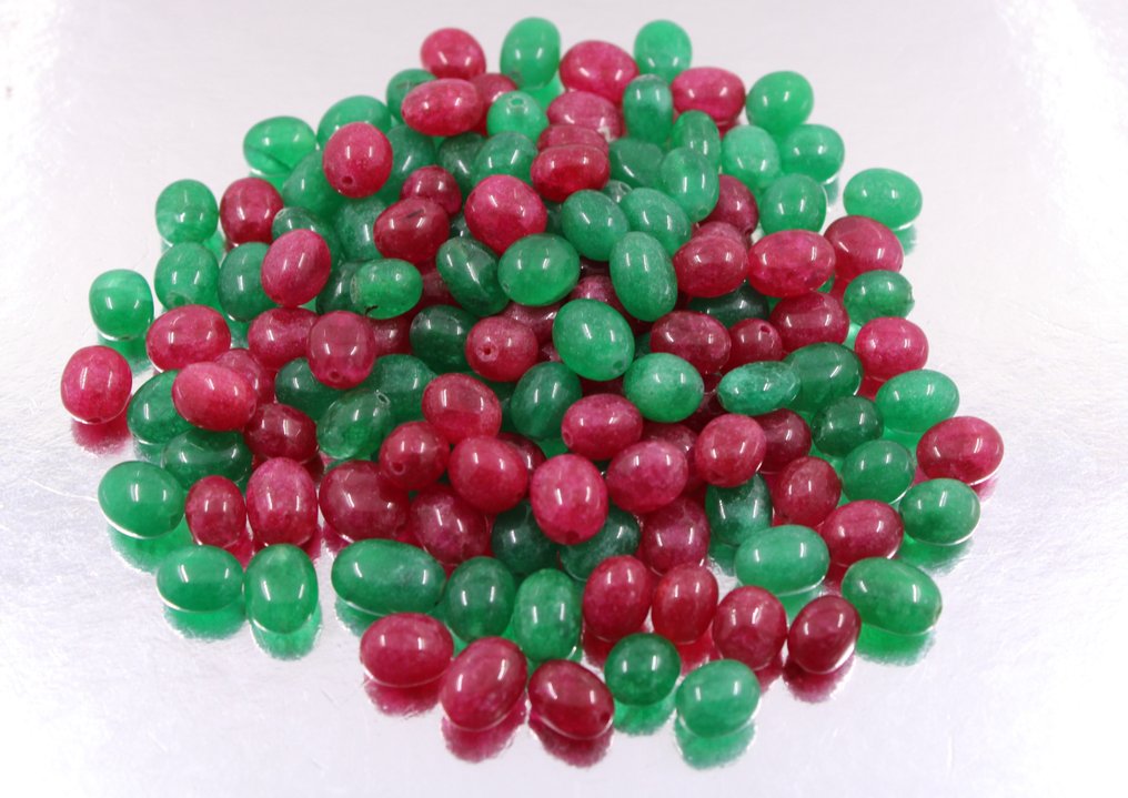 126 Ruby και Emerald, πραγματικά όμορφα χειροποίητα ωοειδή χάντρες, 612 καράτια. Στιλβωμένος- 122.4 g #3.2