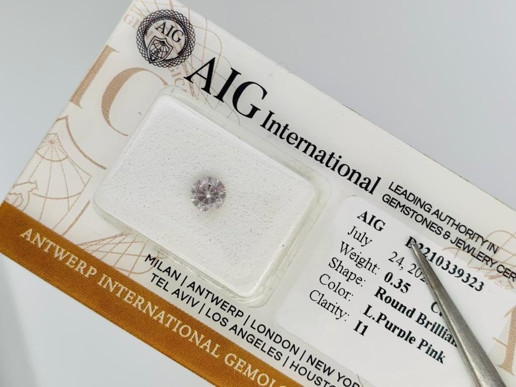 1 pcs Diamant  (Natuurlijk gekleurd)  - 0.35 ct - Rond - Light Paars Roze - P1 - International Gemological Institute (IGI) #1.1
