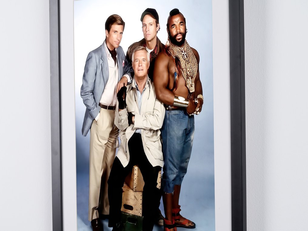 The A-Team (TV Series 1983–1987) - Hannibal, Face, Murdock & B.A. on Set - Fine Art Photography - Luxury Wooden Framed 70X50 cm - Limited Edition Nr 01 of 30 - 17110 ID 16785 - Original Certificate (COA), Hologram - 100% New. Shipping Reduction from 3 items #4.3