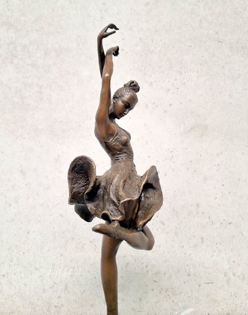 sculptuur, Swirling Ballerina - 42 cm - Brons, Marmer #1.1