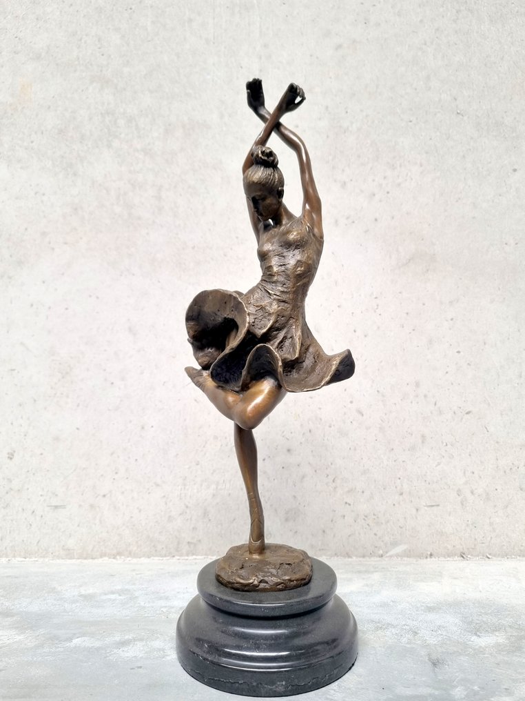 Sculptură, Swirling Ballerina - 42 cm - Bronz, Marmură #1.2