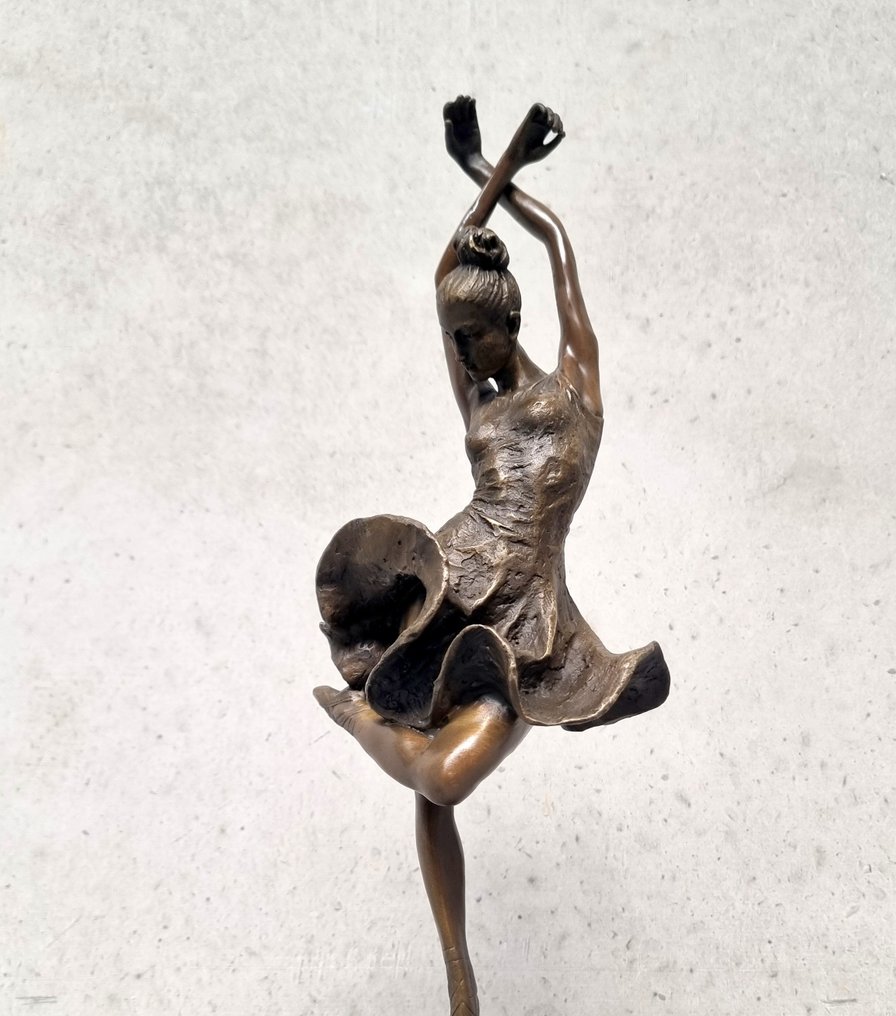 sculptuur, Swirling Ballerina - 42 cm - Brons, Marmer #2.1