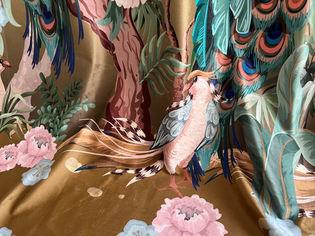 Magnificent velvet with a peacock pattern on a gold background – elegance and luxury for your - Upholstery fabric - 300 cm - 280 cm #3.2