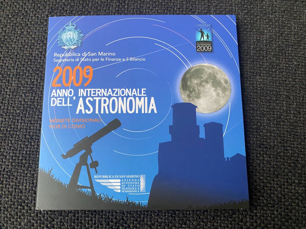 Σαν Μαρίνο. Year Set (BU) 2009/2011 (incl. zilveren 5 Euro) (2 sets) (χωρίς τιμή ασφαλείας) #1.0