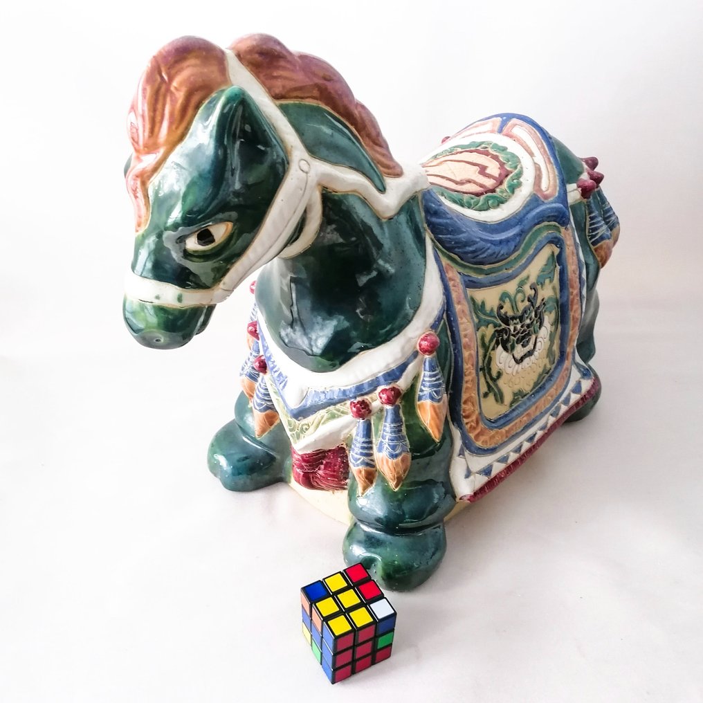 Staty, Caballo de porcelana china pintado a mano - 45 cm - glaserad porslin #1.0