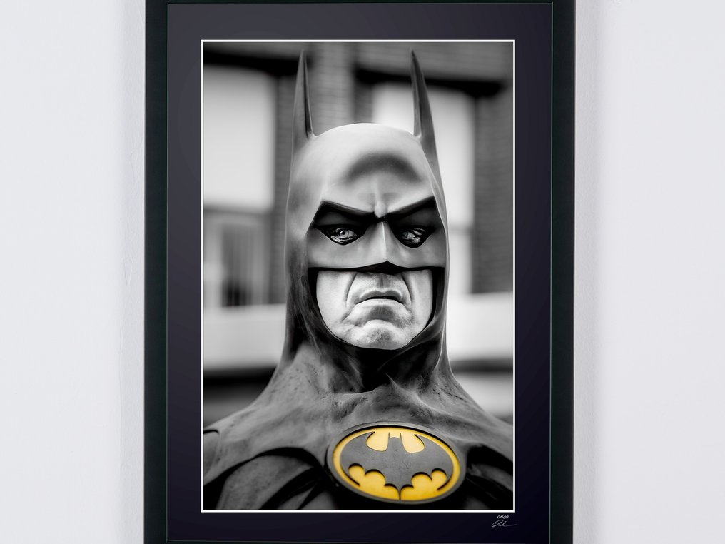 Batman Returns (1992) - Michael Keaton as Batman - Fine Art Photography - Luxury Wooden Framed 70X50 cm - Limited Edition Nr 06 of 30 - Serial ID 20510 - Original Certificate (COA), Hologram - 100% New. Shipping Reduction from 3 items #3.2