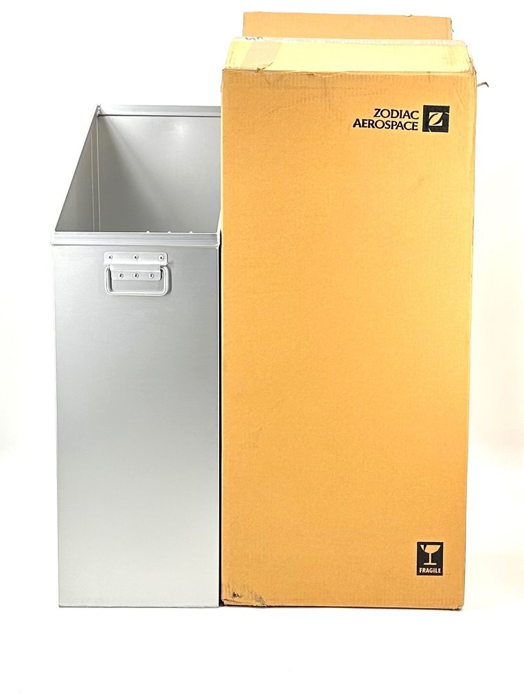 Driessen Aerospace - Zodiac - Airline trolley - Waste bin airplane trolley - 2010-2020 #2.1