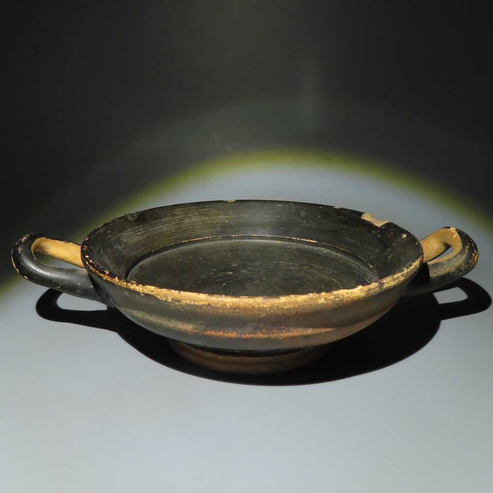 Ógörög Kerémia Kylix. i. e. 5. század. 23 cm hosszú. Spanyol exportengedély. #1.0