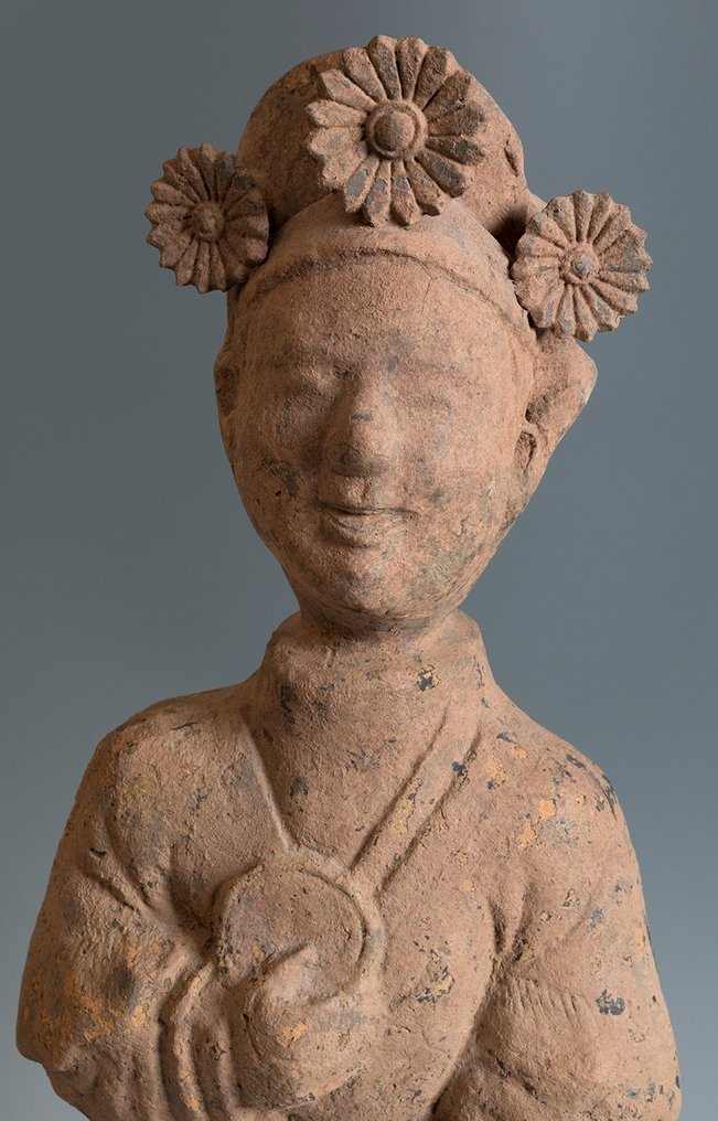 Altchinesisch Töpferware Sichuan. Hofkonkubine. 57,5 cm H. Han-Dynastie, ca. 206 v. Chr. – 220 n. Chr. #1.2