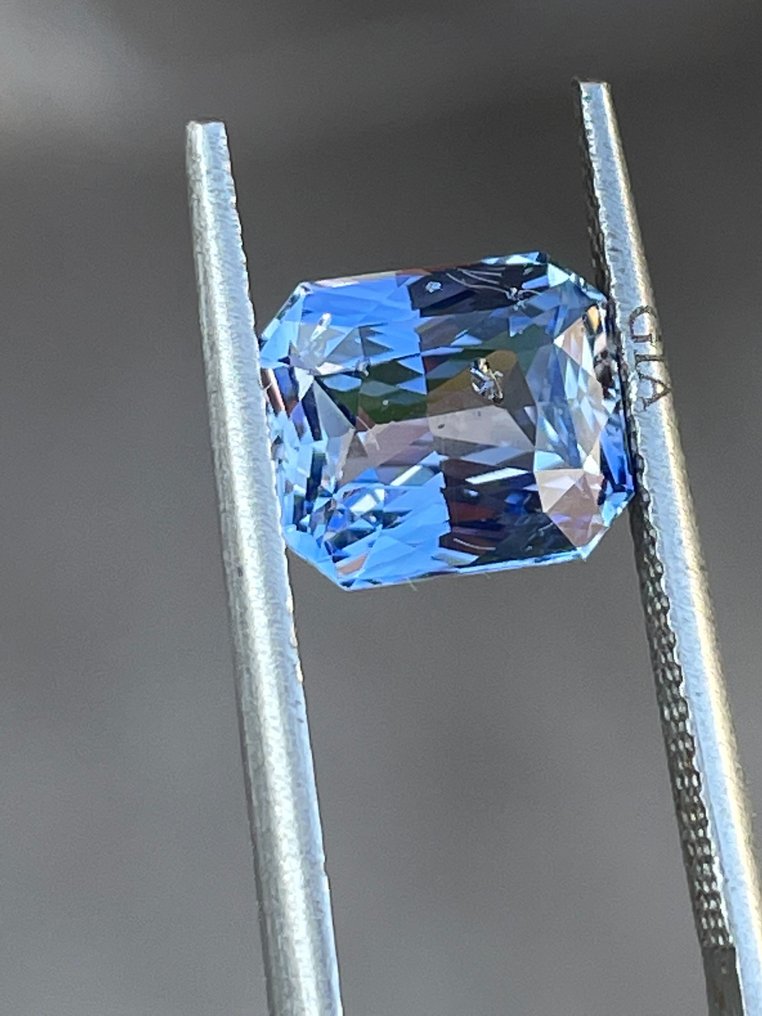 1 pcs  蓝色 蓝宝石  - 2.64 ct - 美国宝石研究院（GIA） #4.3