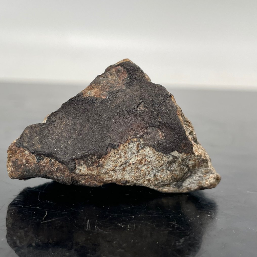 XXL VIÑALES meteorit, fúziós kéreggel. Fény orientáció, Regmaglyphs - 56 g #2.1