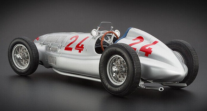 CMC 1:18 - Model car - Mercedes-Benz W165 #24 Rudolf Caracciola, 1939 - Brand new! Limited Edition only 5000 pcs, #3.2