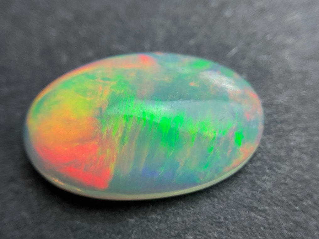 White Orange + Play of Colors (Vivid) Fine Color Quality - Crystal Opal - 2.41 ct #3.1
