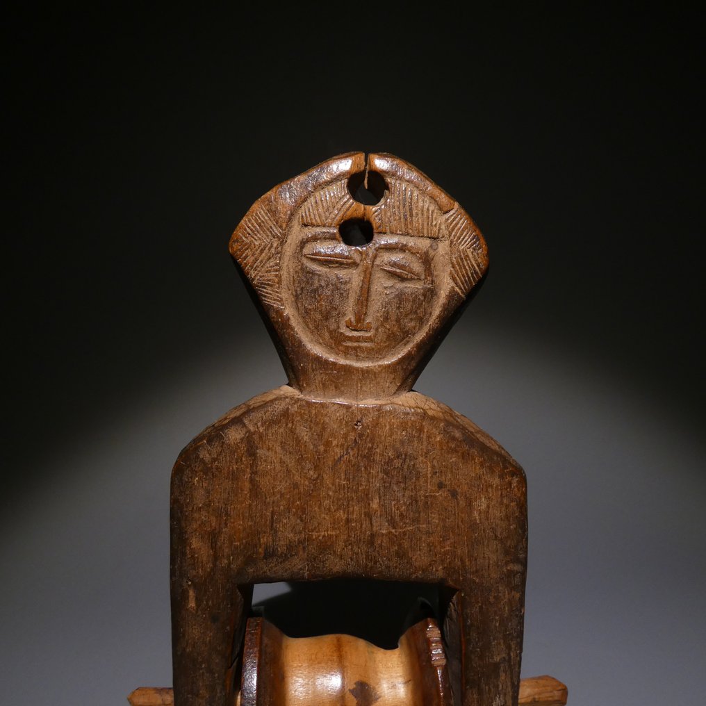 Polea. 14 cm H. Guro, finales del siglo XIX - principios del siglo XX. - Guro #1.0