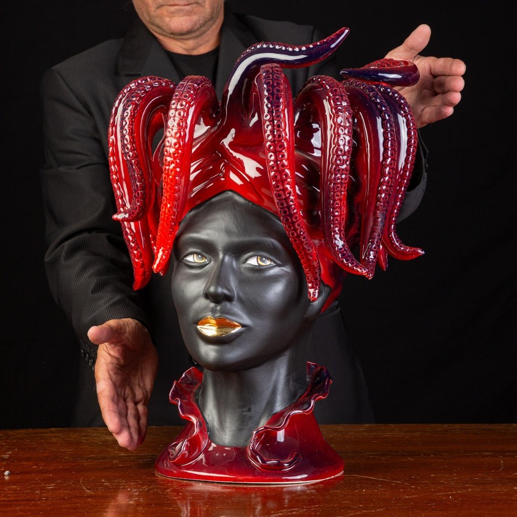 Unknown - 雕像, Cori Amenta - Scultura, "PUPPO" - Le Teste Di Moro Transgender - 520 mm - 陶瓷 #1.0