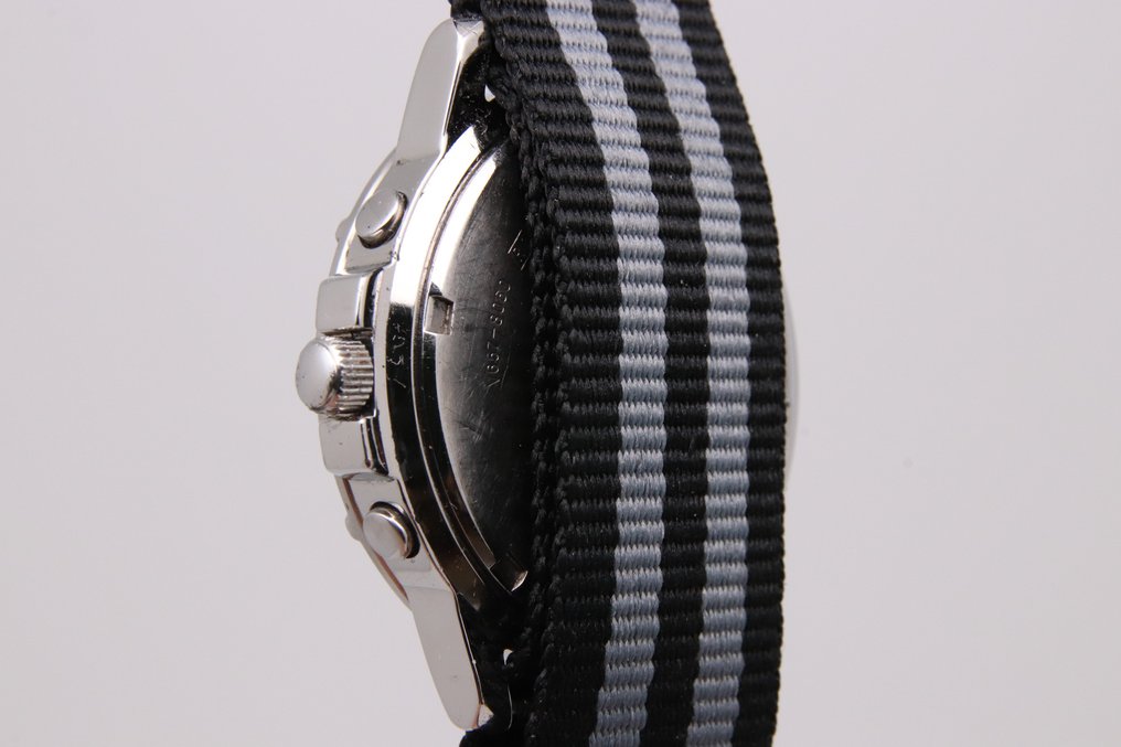 Seiko - Chronograph 50M - Ingen mindstepris - V657-8060 | White Chronograph - Mænd - 1990-1999  #4.3