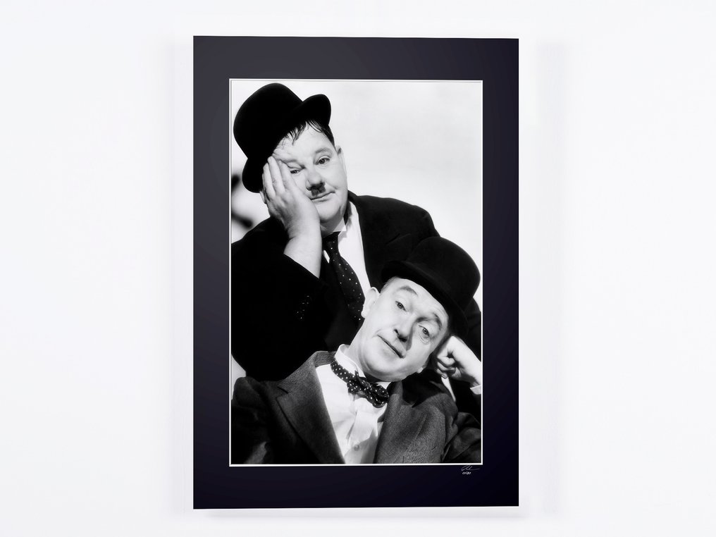 Stan Laurel & Oliver Hardy 1939 - Fine Art Photography - Luxury Wooden Framed 70X50 cm - Limited Edition 02 of 30 - Serial ID 30769 - Original Certificate (COA), Hologram - 100% New. Shipping Reduction from 3 items #1.0