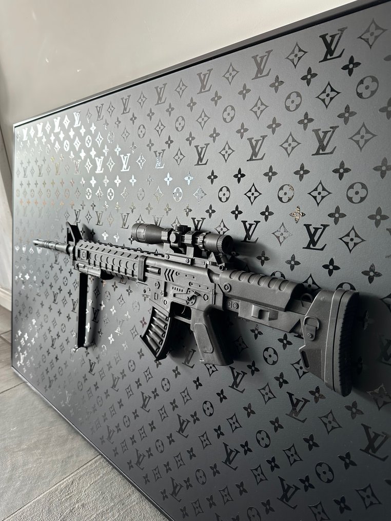 Daluxe Art (1999-) - Louis Vuitton Black Gun • XL #3.2