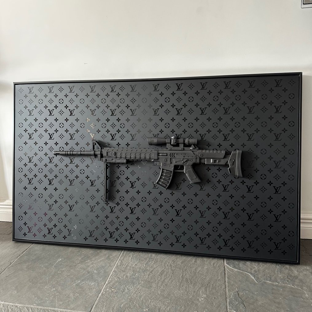 Daluxe Art (1999-) - Louis Vuitton Black Gun • XL #4.3