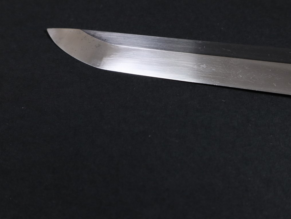 Antikes, unsigniertes Wakizashi-Schwert mit einer mit einem Familienwappen verzierten Scheide aus - Stahl - Japan - Späte Edo- oder Meiji-Zeit #3.1