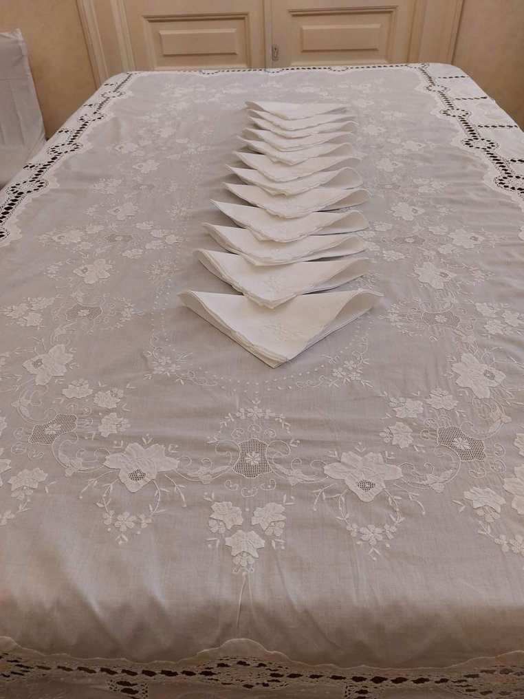 Tablecloth with napkins - Linen #1.1
