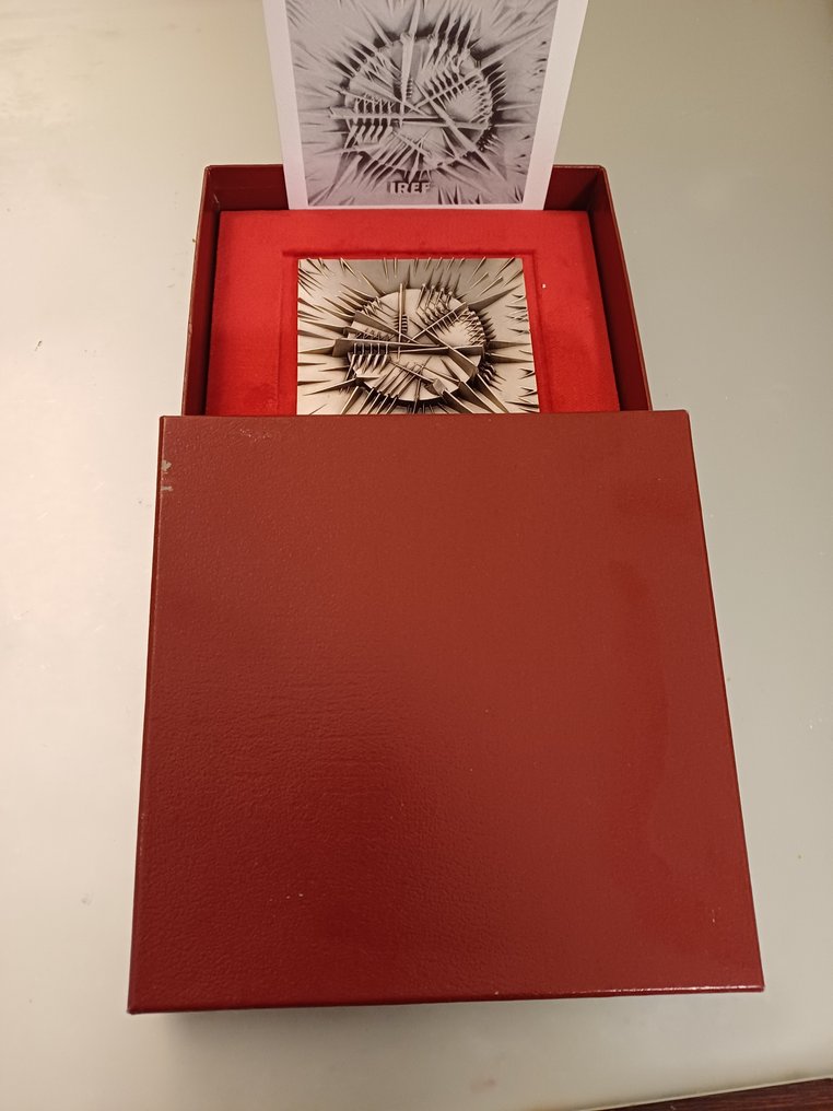 Arnaldo Pomodoro (1926) - 浮雕, Piastra per IREF 18 cm - 18 cm - 镀银青铜 - 1986 #3.2