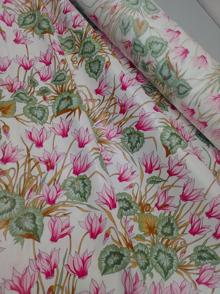 Suntuoso corte de chita com motivo floral de ciclâmen - Têxtil  - 500 cm - 140 cm #1.1