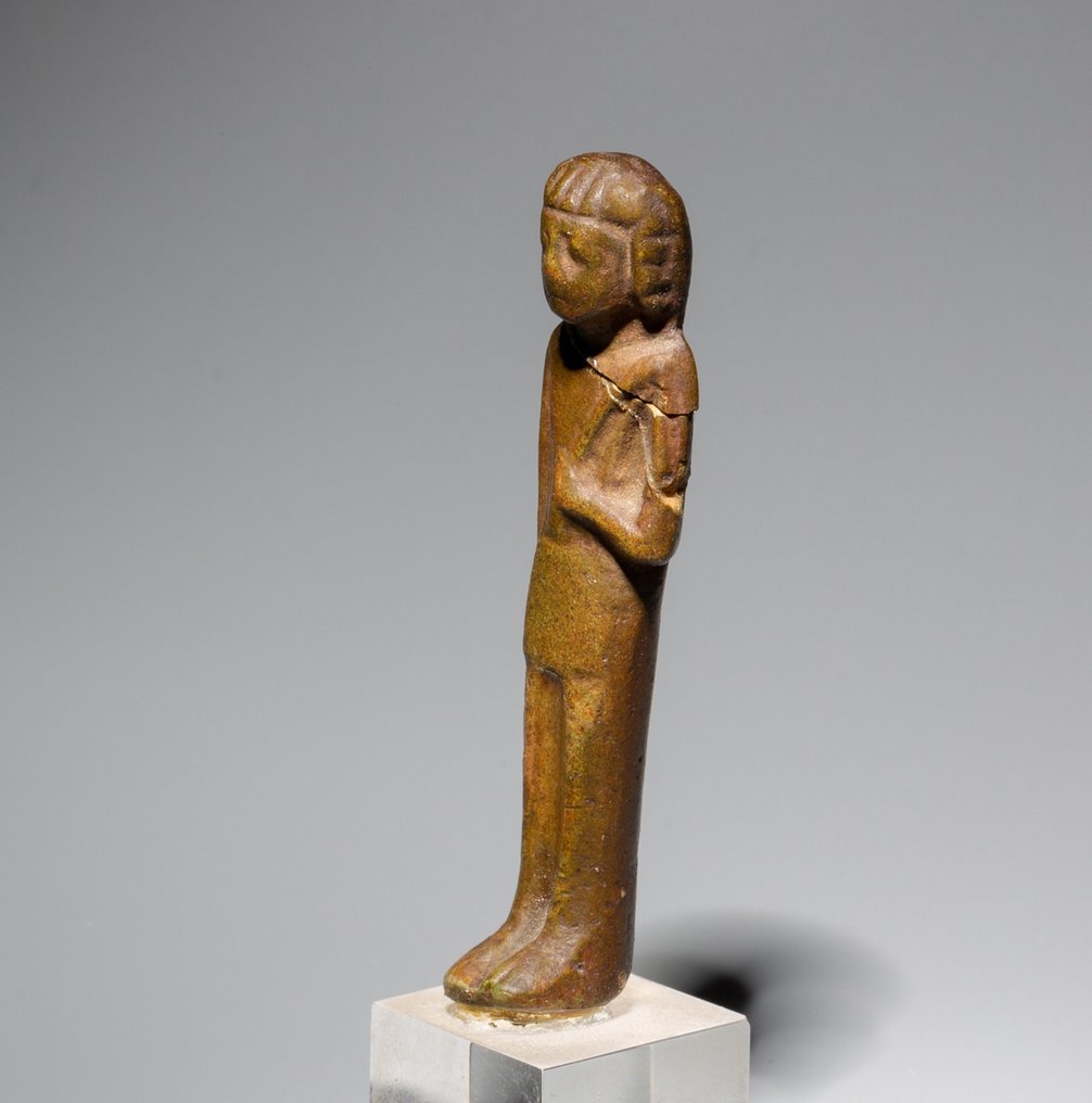 Antigo Egito, Pré-dinástico Faience Capataz Shabti ou figura do servidor. Período Tardio, 664 – 323 AC. 6,4 cm de altura. #2.1
