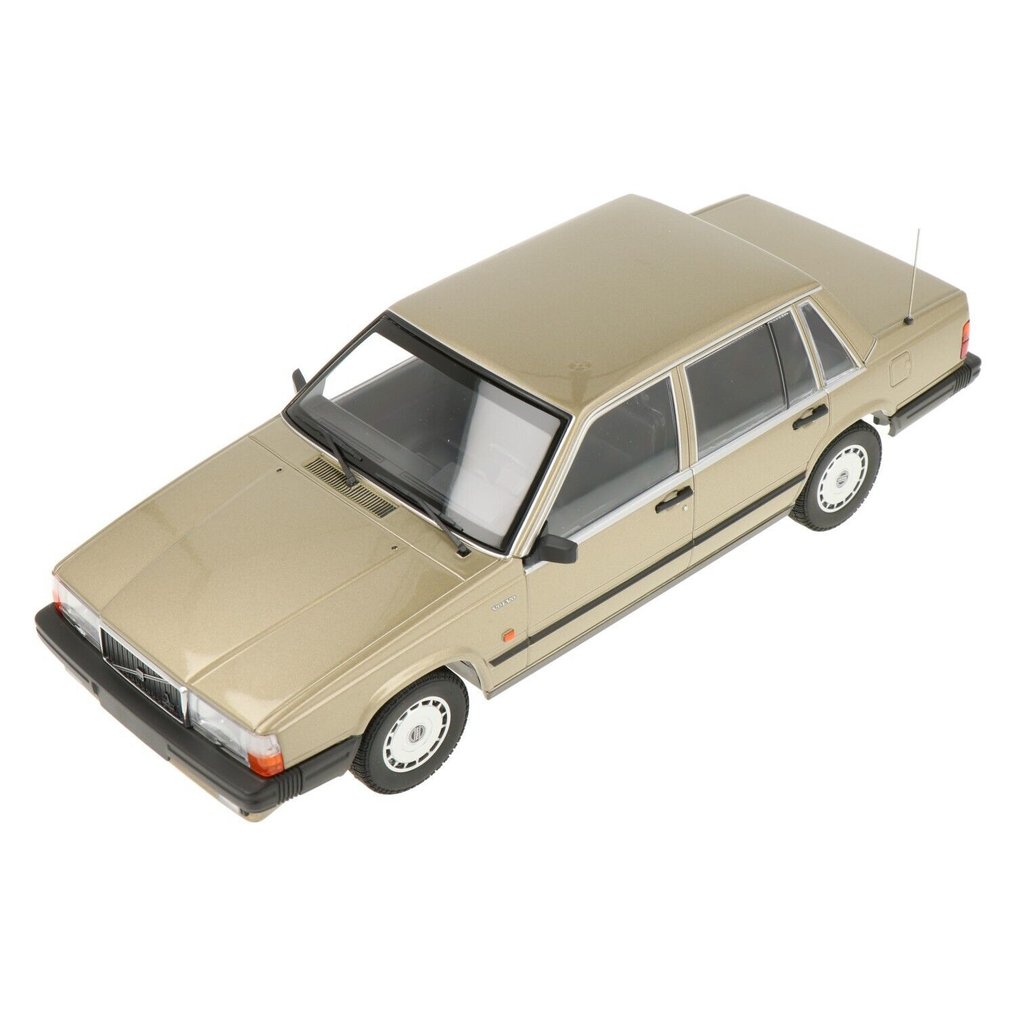 Minichamps 1:18 - Modelsedan - Volvo 740 GL 1986 - Begrænset udgave på 900 stk. #2.1