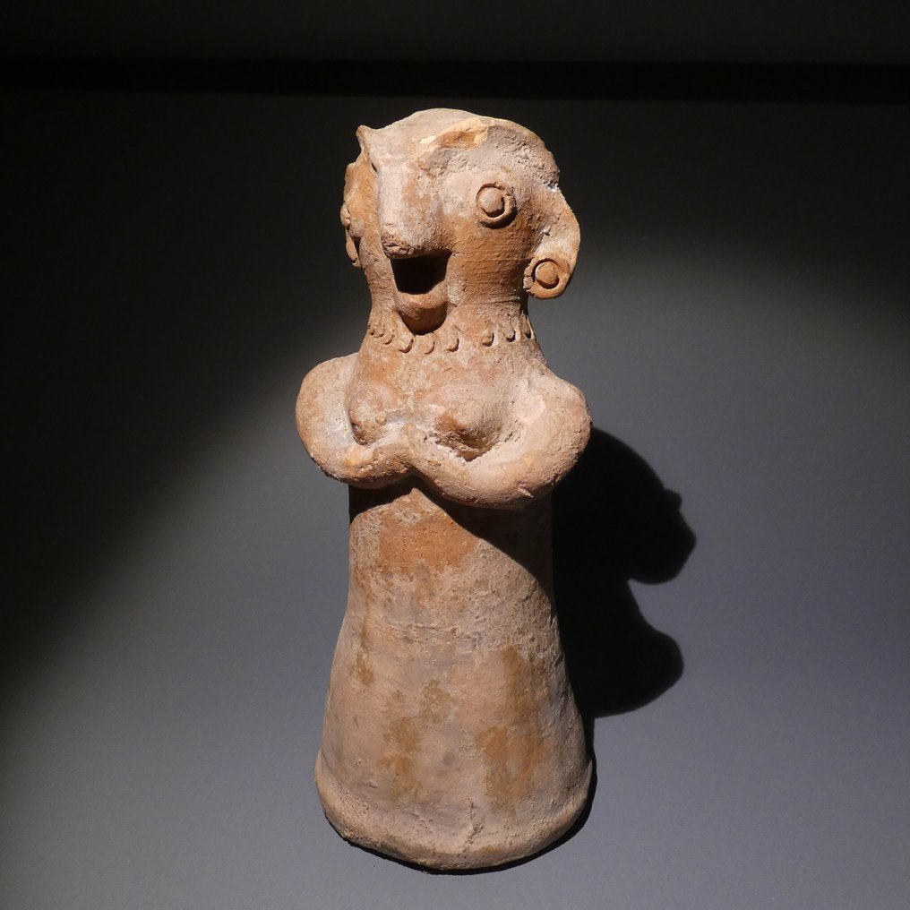 哈拉帕文明 Terracotta 站立的生育女神像。高 22 厘米。约公元前 2000 年。西班牙出口许可证。 #2.1