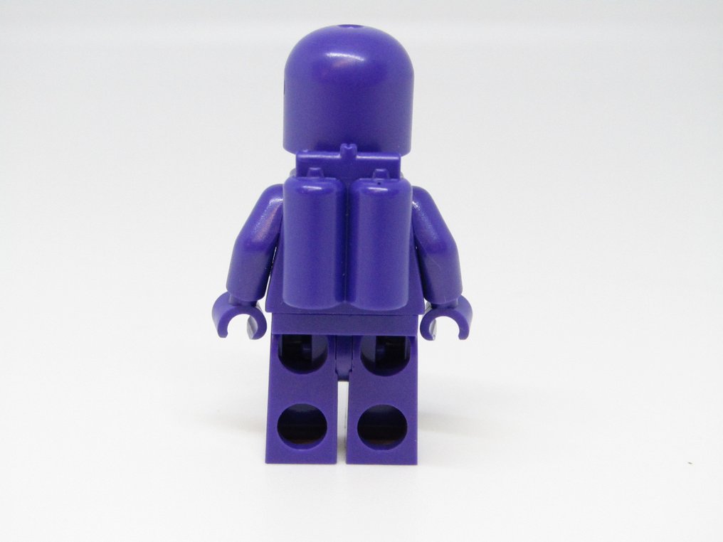 Lego - Space - classic dark purple spaceman minifigure astronaut the dreamer #3.2