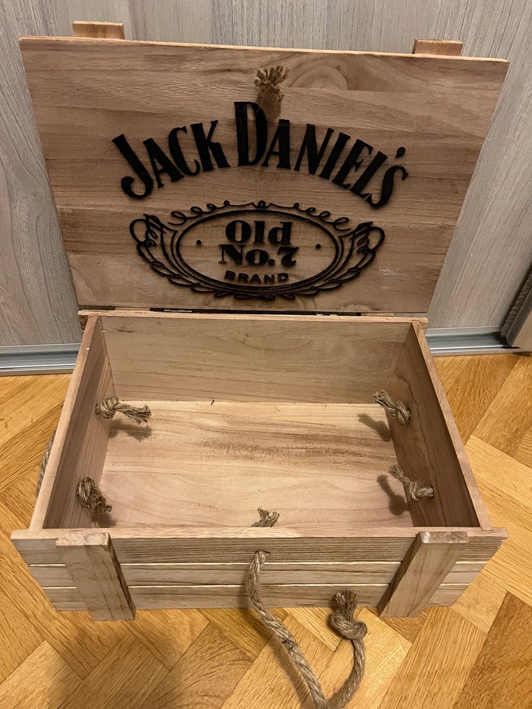Jack Daniel's - Hand-made Collector's Case - bottles not included  - 36x26x16 cm #1.2