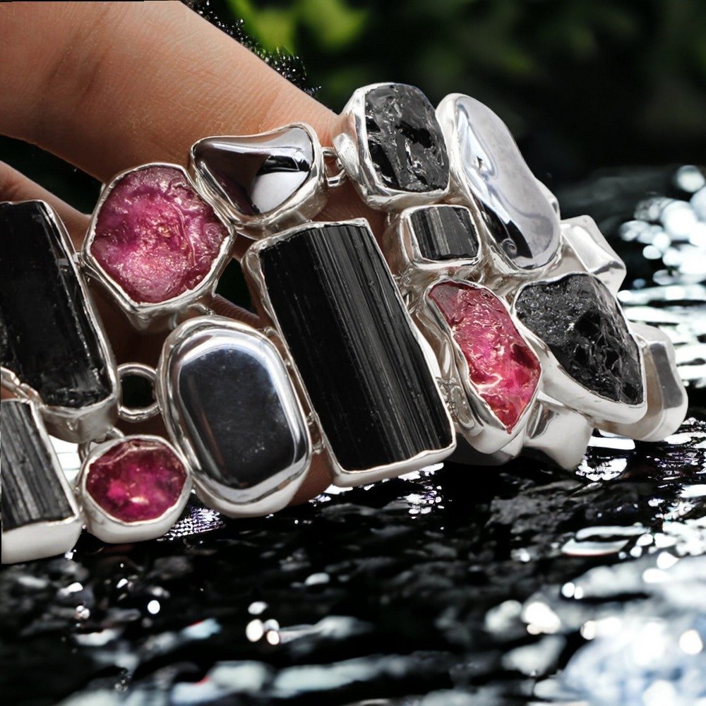 Bracelet - GEM Mosaic - Ruby - Black Tourmaline and Hematite - Radiant Elegance: A Mosaic of Gemological Beauty - Height: 200 mm - Width: 42 mm- 105 g #1.0