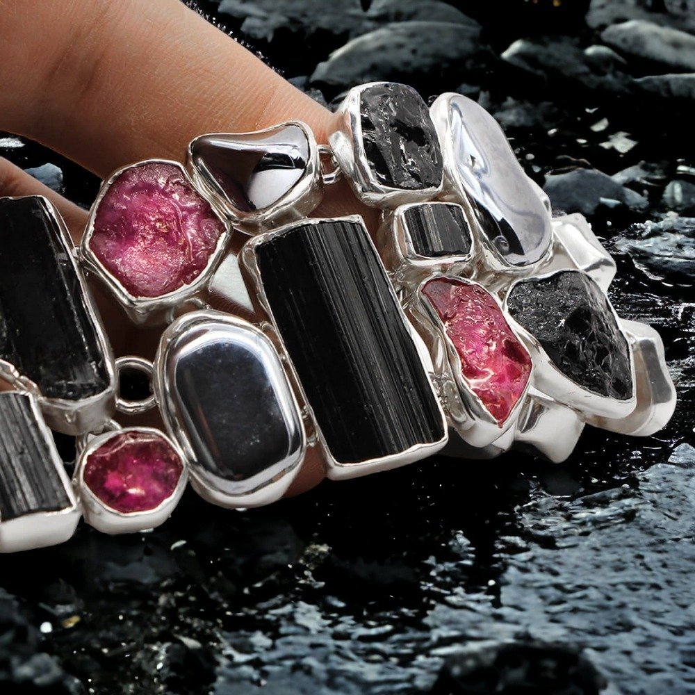 Bracelet - GEM Mosaic - Ruby - Black Tourmaline and Hematite - Radiant Elegance: A Mosaic of Gemological Beauty - Height: 200 mm - Width: 42 mm- 105 g #3.2
