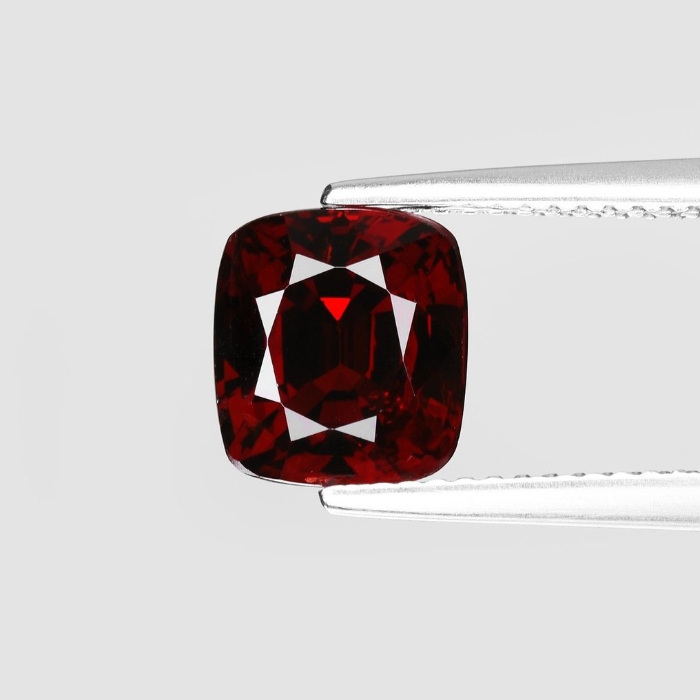Rot Spinell - 2.87 ct #2.1