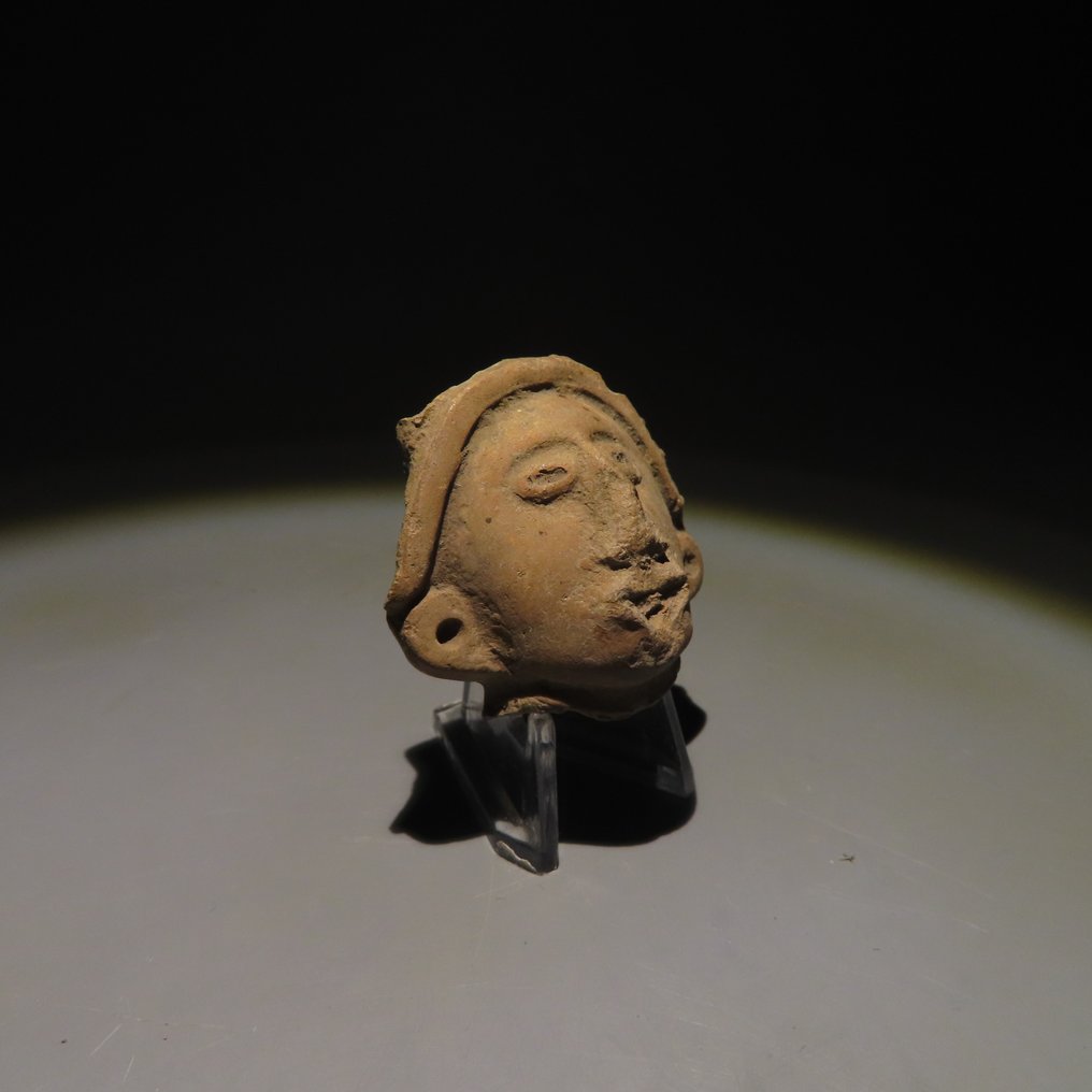 Maya Terrakotta Hoved. ca. 300-600 e.Kr. 4,3 cm. Spansk importlicens. #1.2