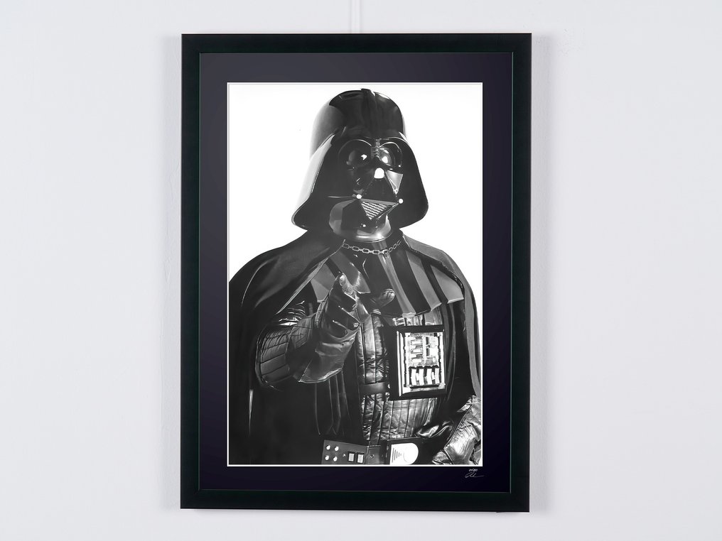 Star Wars 1977 - Promo shot - Darth Vader (David Prowse) - Fine Art Photography - Luxury Wooden Framed 70X50 cm - Limited Edition Nr 05 of 30 - Serial ID 60018 - Original Certificate (COA), Hologram - 100% New. Shipping Reduction from 3 items #3.2