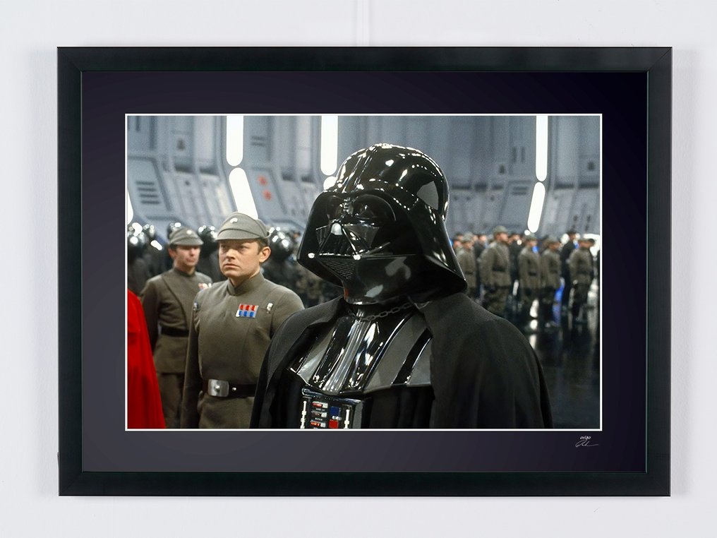 Star Wars Episode VI: Return of the Jedi - David Prose as " Darth Vader" - Fine Art Photography - Luxury Wooden Framed 70X50 cm - Limited Edition Nr 04 of 30 - Serial ID 60051 - Original Certificate (COA), Hologram - 100% New. Shipping Reduction from 3 items #1.0