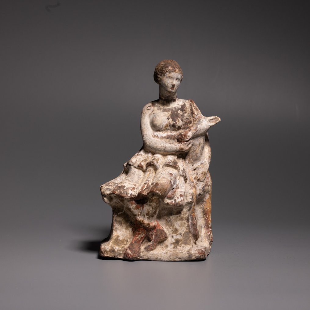 Grecia Antică TeracotÄƒ Frumoasă figura de tanagra Zeița Artemis cu o căprioară. secolele 3-4 î.Hr. 15,5 cm H. Ex. SOTHEBYS. #1.1