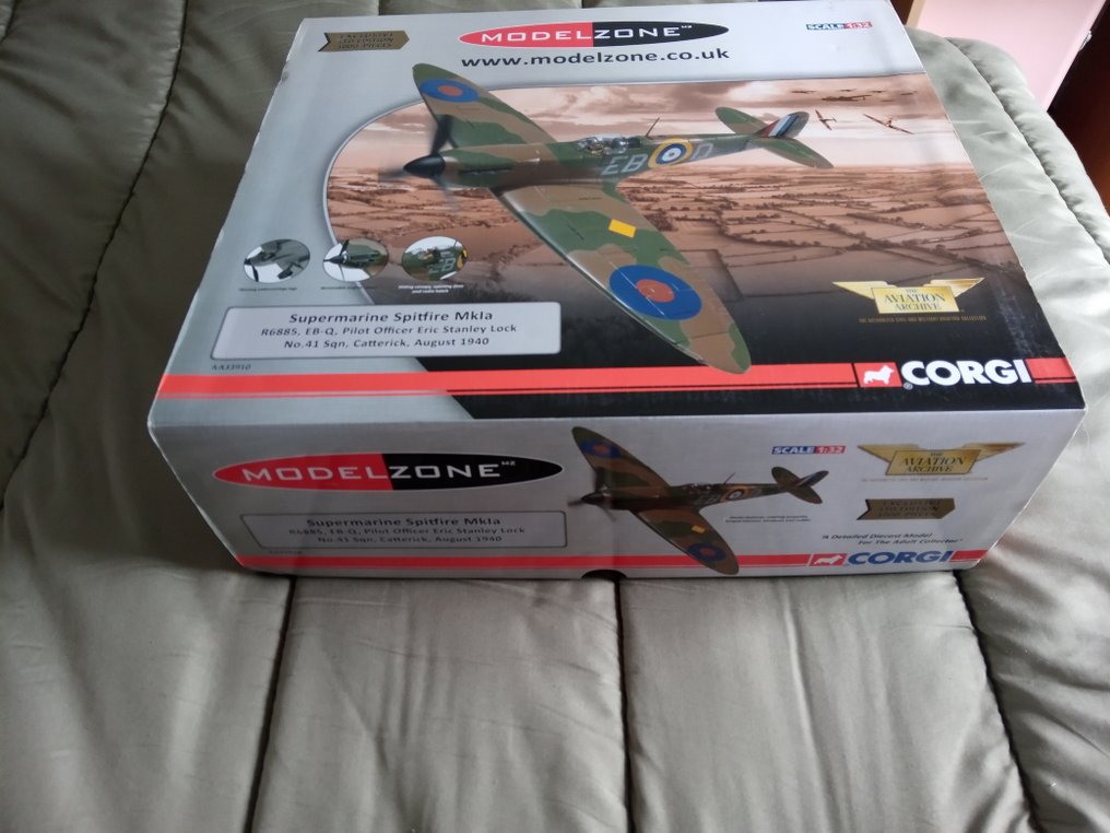 Corgi Toys 1:32 - Avión a escala - Supermarine Spitfire Mkla - el archivo de aviación #2.1
