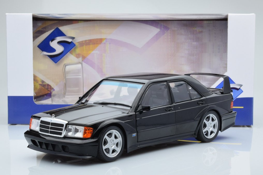 Solido 1:18 - Modelbil - Mercedes-Benz 190E 2.5-16 Evolution II - Diecast-model med åbne forreste døre #1.0