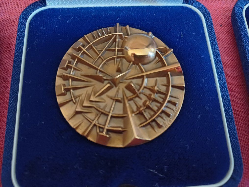 Arnaldo Pomodoro (1926) - Tre medaglie Mondiali Italia 1990 #1.0