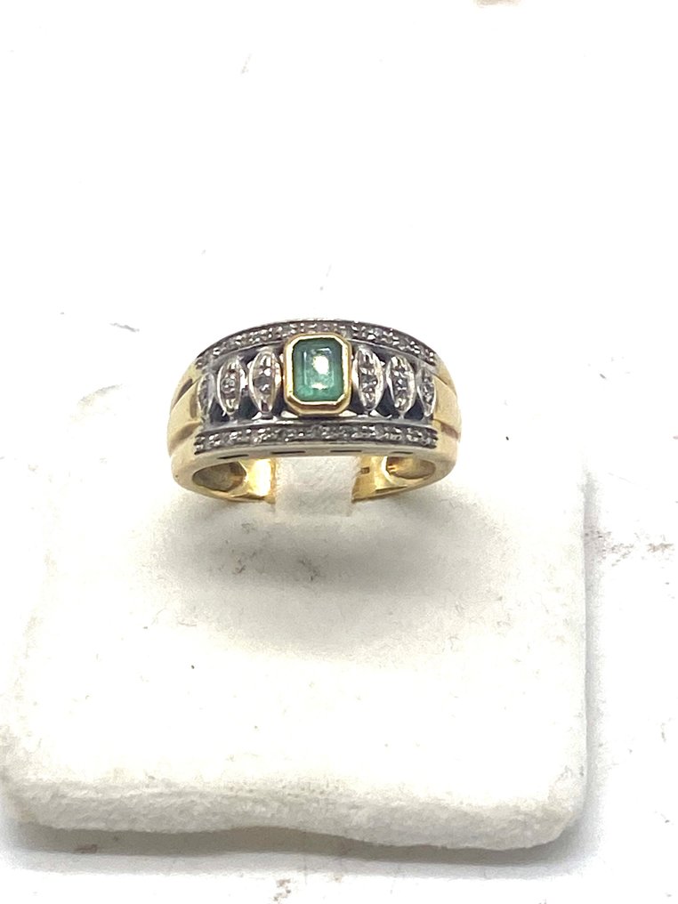 Gyűrű 18 kt-os aranygyűrű smaragddal és gyémántokkal #1.2