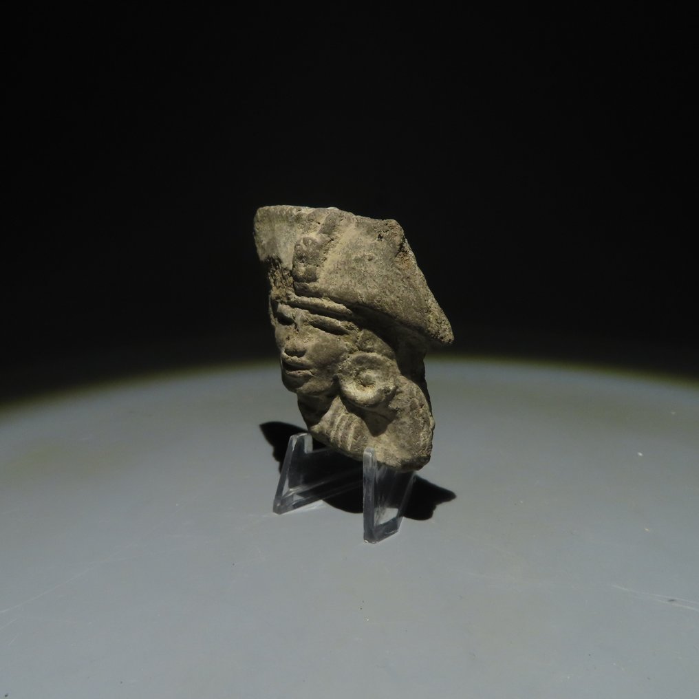 Teotihuacán, México Terracota Figura de cabeza. 100-500 d.C. 4,5 cm H. Licencia de Importación Española. #2.1