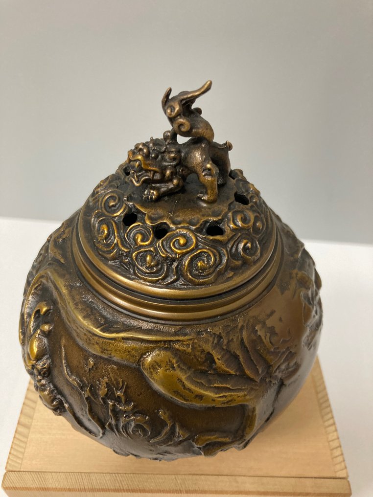 Copper Incense burner with dragon and kirin Yoshihide Nōsaku 能作吉秀