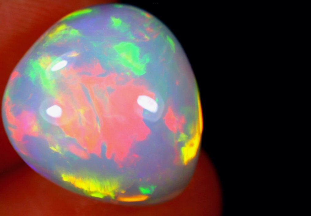 White + Play of Color (Vivid) Fine Color Quality + Crystal Opal - 9.87 ct #2.2